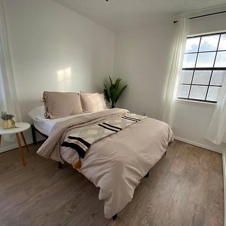 Large Modern Family Home! Soncy Bagian luar foto