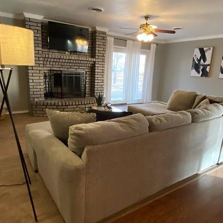 Large Modern Family Home! Soncy Bagian luar foto