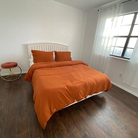 Large Modern Family Home! Soncy Bagian luar foto
